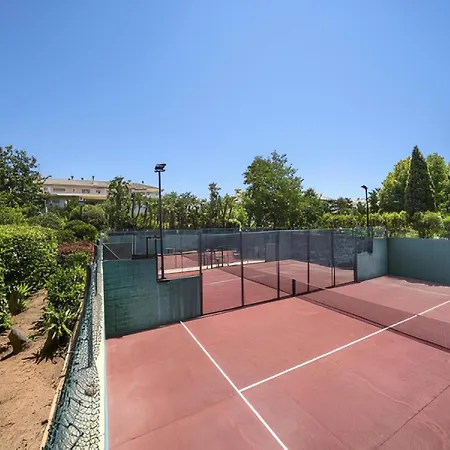 Διαμέρισμα Charming With Terrace And Garden In